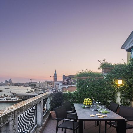 Attic Boutique San Marco R&R Apartment Venesia Bagian luar foto
