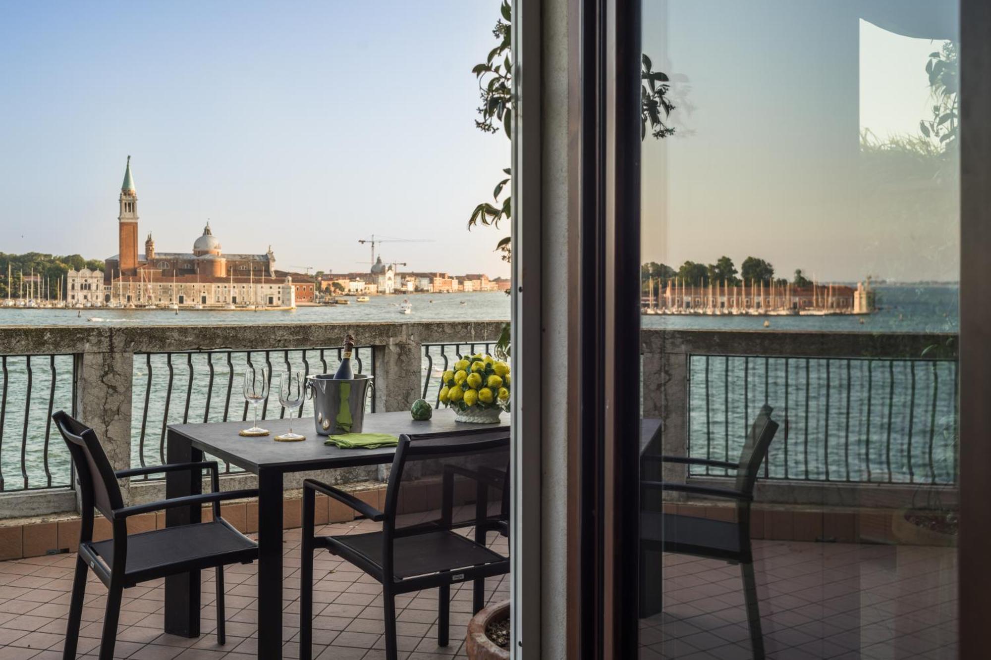 Attic Boutique San Marco R&R Apartment Venesia Bagian luar foto