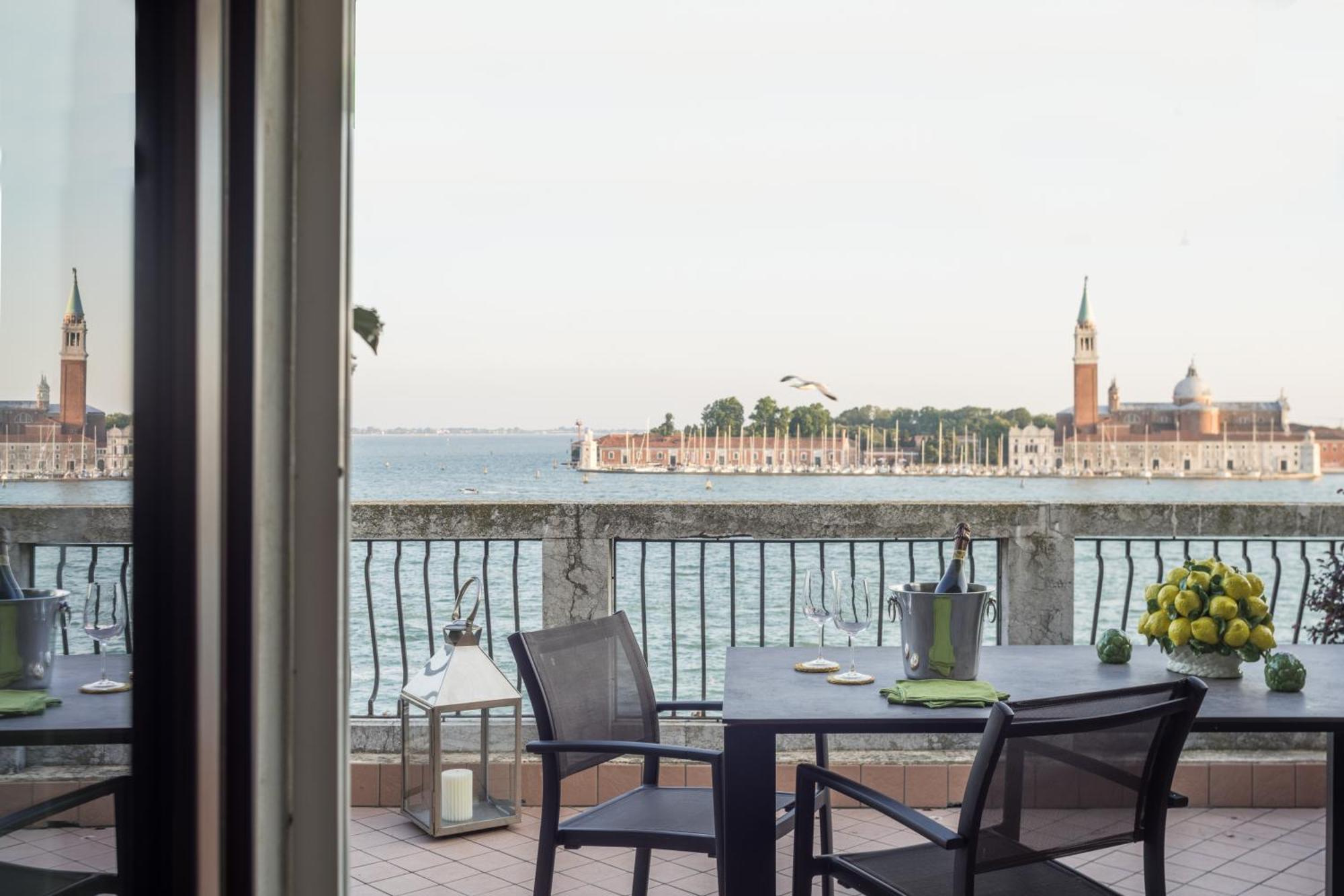 Attic Boutique San Marco R&R Apartment Venesia Bagian luar foto