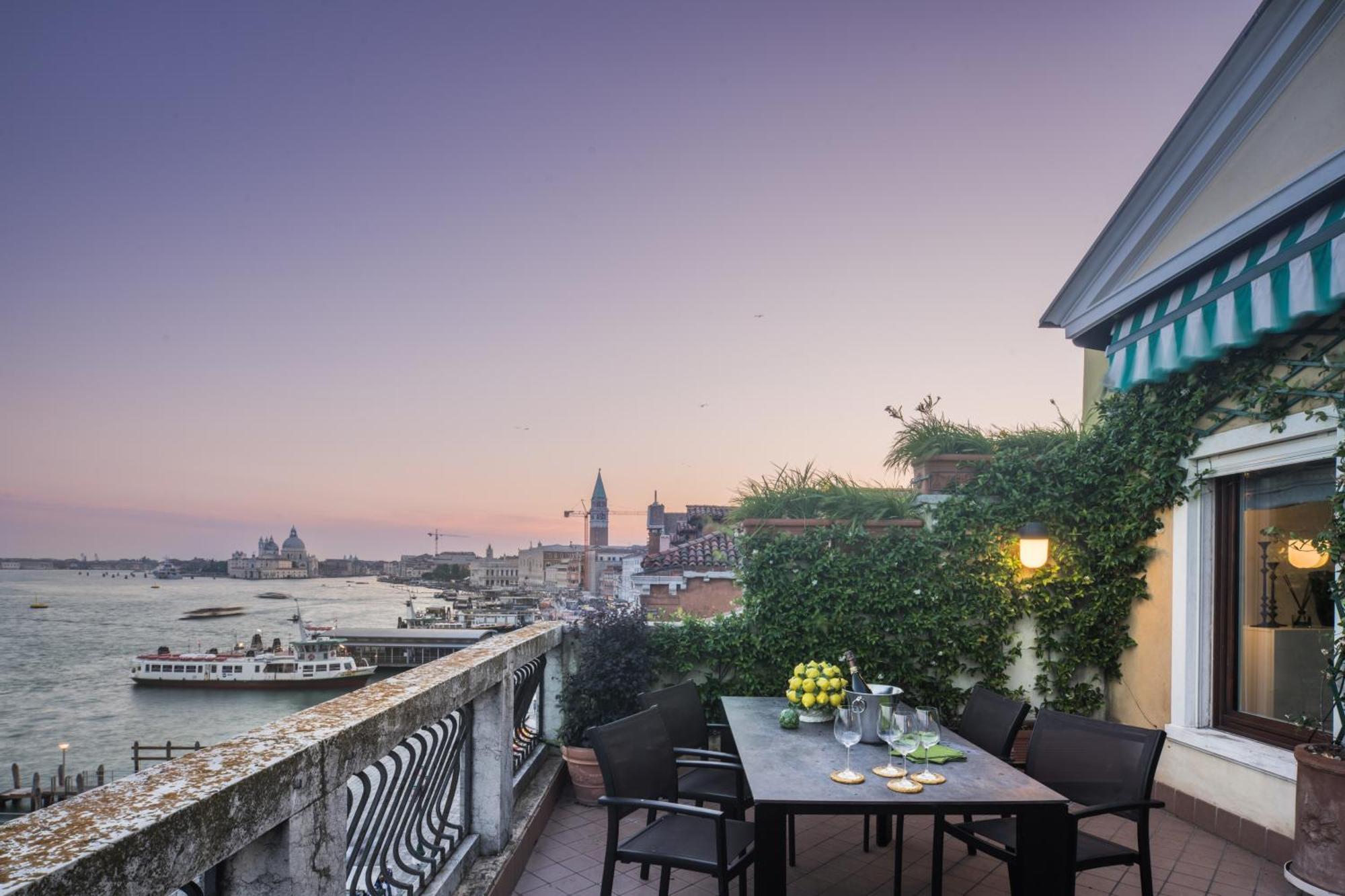 Attic Boutique San Marco R&R Apartment Venesia Bagian luar foto