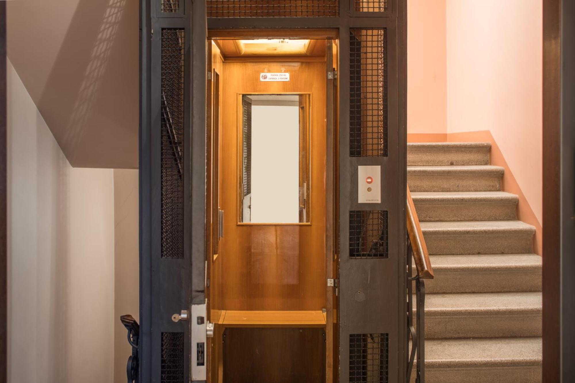Attic Boutique San Marco R&R Apartment Venesia Bagian luar foto